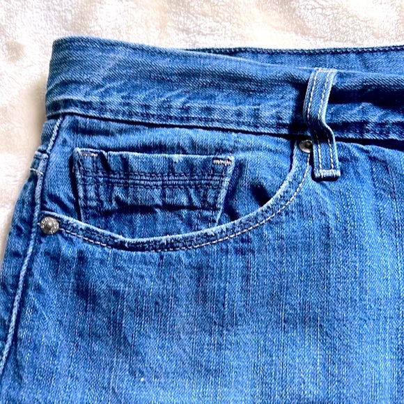 LEVI’S 🏝️ COTTON DESTROYED RIPPED DENIM FRINGED JEAN SHORTS Women’s 17/18 W40 - Picture 5 of 9